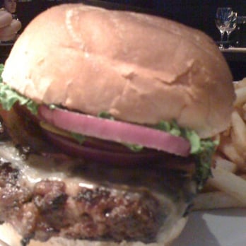 Moxies London Downtown Restaurant - Veal & Pancetta burger - Canadian (New) Near Me - London, Ontario