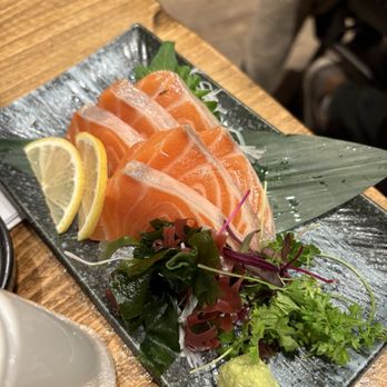Kiraku - Salmon Sashimi - Tapas/Small Plates Near Me - Berkeley, California