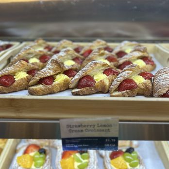 Paris Baguette - Strawberry Lemon Cream Croissant - Bakeries Near Me - Grand Prairie, Texas Paris Baguette - Strawberry Lemon Cream Croissant - Bakeries Near Me - Grand Prairie, Texas