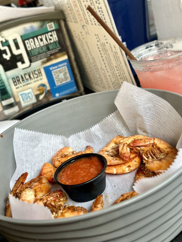 Tides Beach Bar & Grille Image