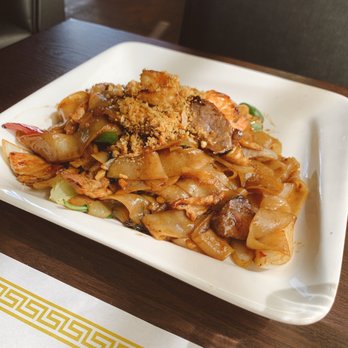 Kanok Thai Bistro - 4. Drunken Noodle - Thai Near Me - Costa Mesa, California Kanok Thai Bistro - 4. Drunken Noodle - Thai Near Me - Costa Mesa, California