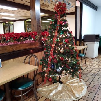 Aunt Bea's BBQ - A nice little Christmas display for the holidays. - Barbeque Near Me - Hillsville, Virginia Aunt Bea's BBQ - A nice little Christmas display for the holidays. - Barbeque Near Me - Hillsville, Virginia