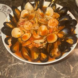 Maggiano's Little Italy - Seafood pasta