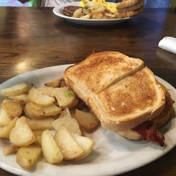 The Mill Restaurant - Pizza Near Me - Murrieta, California