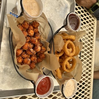 Mammoth Brewing - Sweet potato tots and onion rings - Breweries Near Me - Mammoth Lakes, California Mammoth Brewing - Sweet potato tots and onion rings - Breweries Near Me - Mammoth Lakes, California