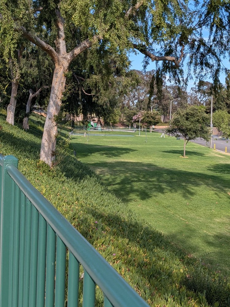 Brookhaven Park Logo