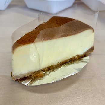 Dinh Tea Oak Park - Their spin on a "Classic Cheesecake." It's really light and fluffy. - Bubble Tea Near Me - Lenexa, Kansas