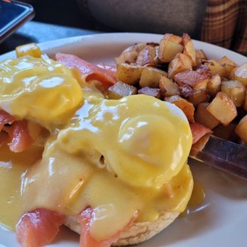 Foxy's Restaurant - Lox Benedict - Diners Near Me - Glendale, California Foxy's Restaurant - Lox Benedict - Diners Near Me - Glendale, California
