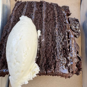 Alpine Inn - Chocolate cake - def get it! - Burgers Near Me - Portola Valley, California Alpine Inn - Chocolate cake - def get it! - Burgers Near Me - Portola Valley, California