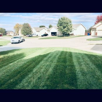 Hilton Lawn Care - a view of a residential neighborhood - Lawn Services Near Me Hilton Lawn Care - a view of a residential neighborhood - Lawn Services Near Me