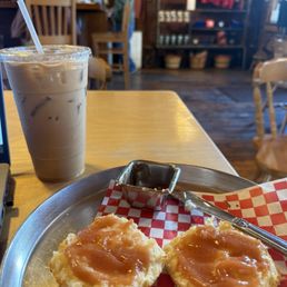 Biscuit and carrot cake latte