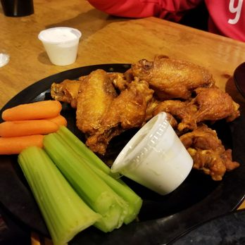 Duff's Famous Wings - wings - Chicken Wings Near Me - Depew, New York