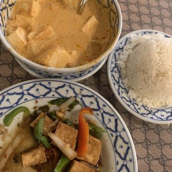 Siam Thai Cuisine - Thai Near Me - Apple Valley, California