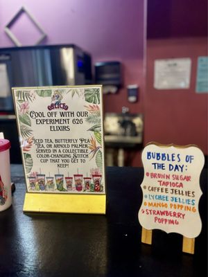 Alice in the Village by null