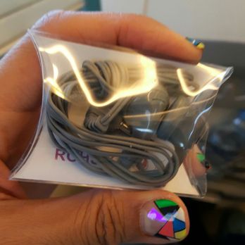 Renfe - Complimentary headphones - Public Transportation Near Me - Madrid, M