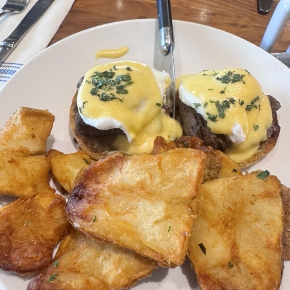 Benedict's - Steak Benedict - Breakfast & Brunch Near Me - Wayzata, Minnesota