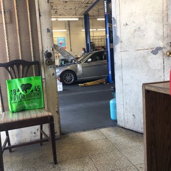 Vermont Auto Center - Young running diagnostics on my BMW 328i - Auto Repair Near Me - Los Angeles, California Vermont Auto Center - Young running diagnostics on my BMW 328i - Auto Repair Near Me - Los Angeles, California