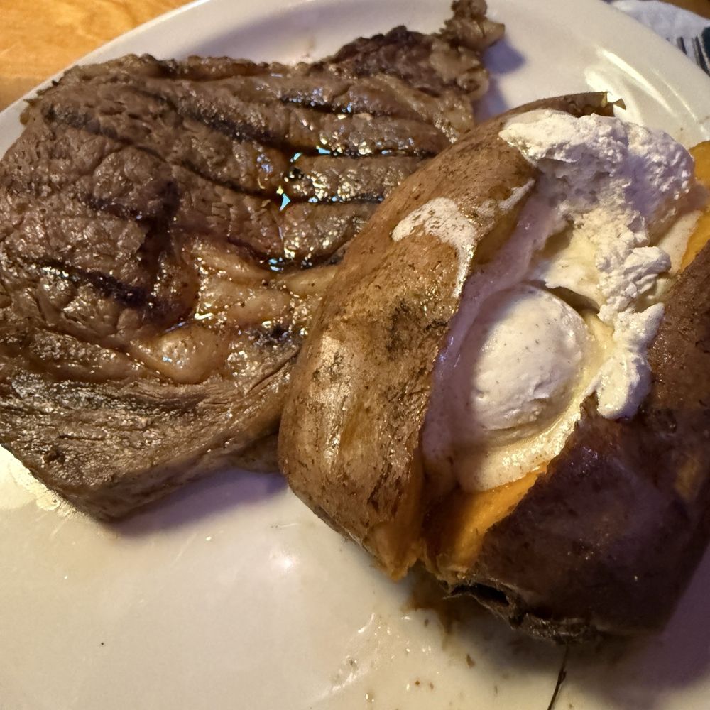 Texas Roadhouse - Steakhouses Near Me - Brooklyn, Ohio