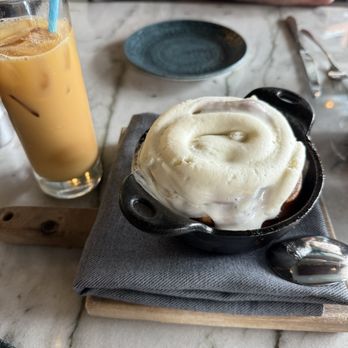 Marsh House - Cast Iron Cinnamon Roll - Southern Near Me - Nashville, Tennessee Marsh House - Cast Iron Cinnamon Roll - Southern Near Me - Nashville, Tennessee