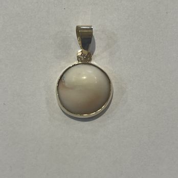 Royal Jewelry - 14k gold pendant - Jewelry Near Me - Beaverton, Oregon