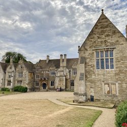 Rockingham Castle - Rockingham Castle courtyard
