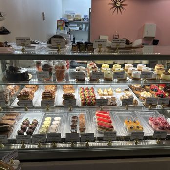 Oui Berry - Bakery case - Desserts Near Me - Pasadena, California Oui Berry - Bakery case - Desserts Near Me - Pasadena, California