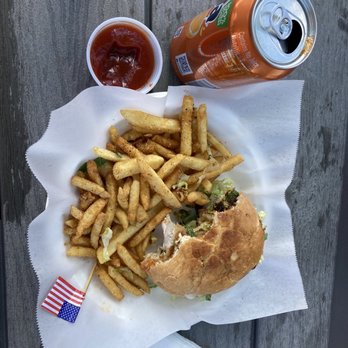Fresco & Fryed - Fried chicken with fries - Food Trucks Near Me - Bend, Oregon