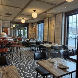 Casadoro - Front dining room