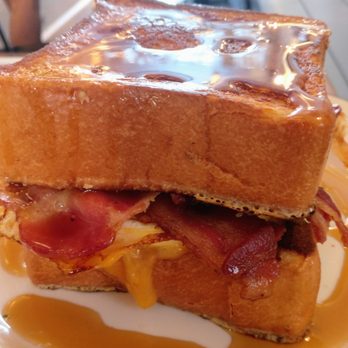 Slimak - French toast sandwich with bacon and egg
instagram.com/snackchatnyc - Coffee & Tea Near Me - Brooklyn, New York Slimak - French toast sandwich with bacon and egg
instagram.com/snackchatnyc - Coffee & Tea Near Me - Brooklyn, New York