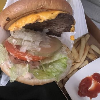 Original Tommy's - California Classic Hamburger - Burgers Near Me - El Monte, California Original Tommy's - California Classic Hamburger - Burgers Near Me - El Monte, California