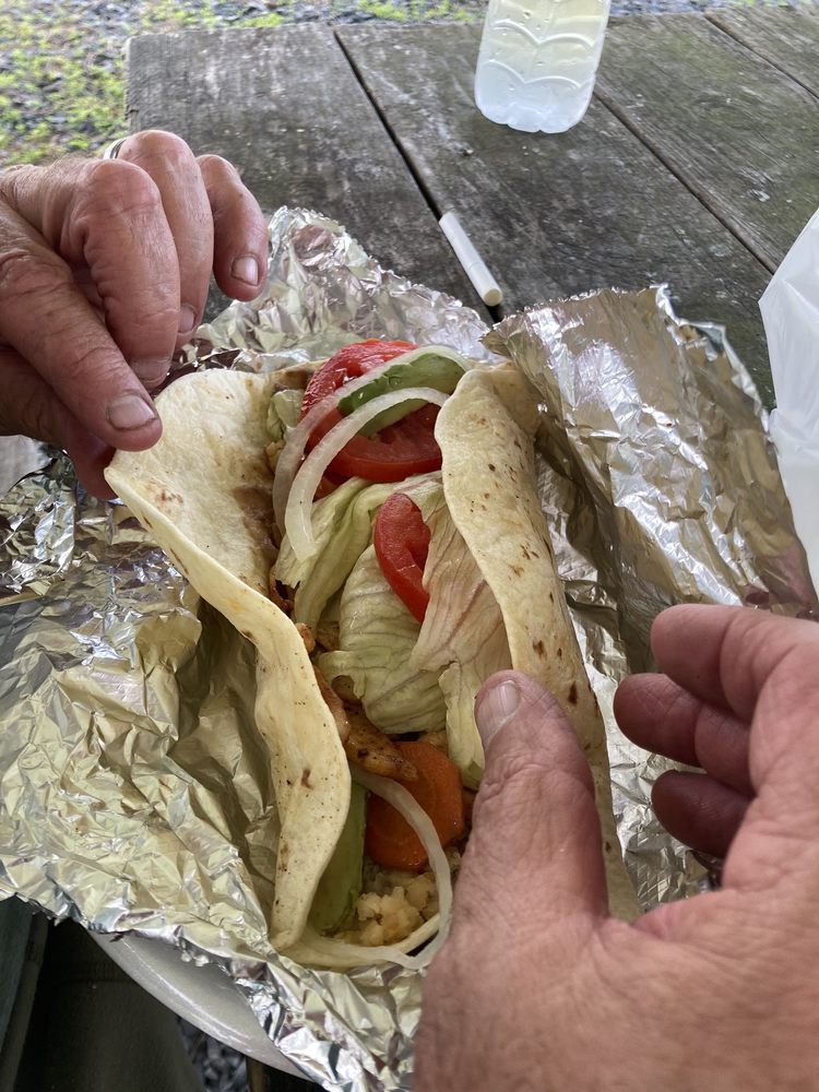 El Crucero Tienda Y Taqueria