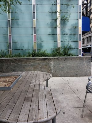 Big Screen Plaza by null