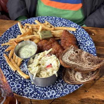 Café Hollander Brookfield Corners - CLASSIC FISH FRY - Bars Near Me - Brookfield, Wisconsin