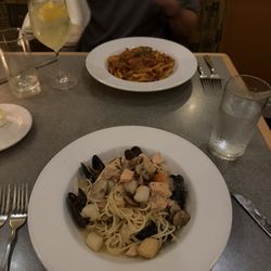 Lorenzo's Trattoria - Gluten free bolognese and spaghetti with seafood