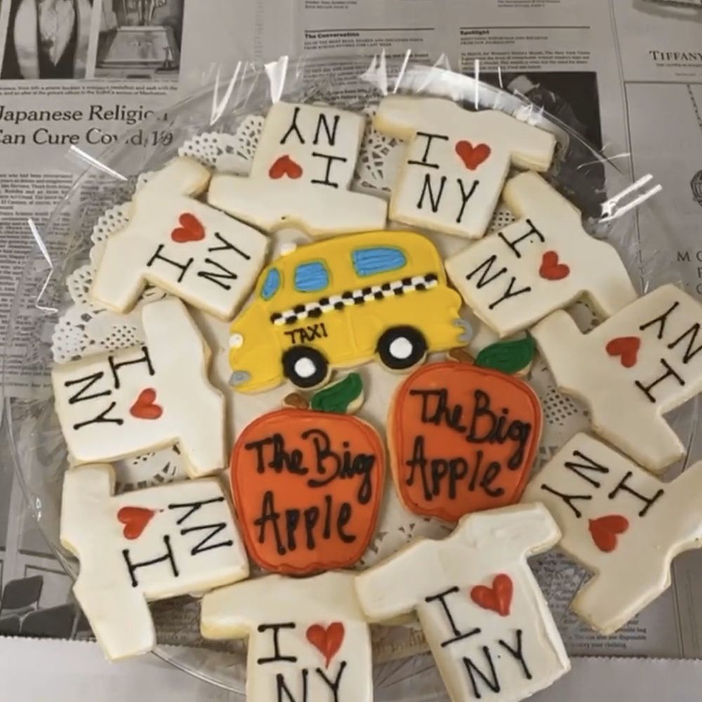 Cookies by Design - New York bon voyage - Desserts Near Me - Boca Raton, Florida Cookies by Design - New York bon voyage - Desserts Near Me - Boca Raton, Florida