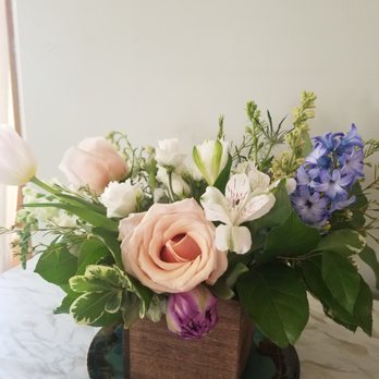 Flowers For Dreams - Lovely Mother's day bouquet - Florists Near Me - Chicago, Illinois Flowers For Dreams - Lovely Mother's day bouquet - Florists Near Me - Chicago, Illinois