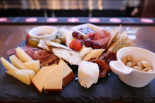 Morty's Wine & Beer Bar by null