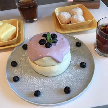 Sweethoney Dessert - Blueberry Souffle Pancake & Mango Mochi & Mango Pancake - Desserts Near Me - Alhambra, California