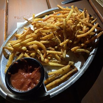 The Richmond Bar - Shoestring Fries - American Near Me - Portland, Oregon