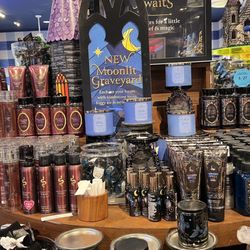 Bath & Body Works - Spread love not germs....