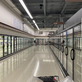 Meijer - Spacious and only a few shoppers - Grocery Near Me - Westfield, Indiana