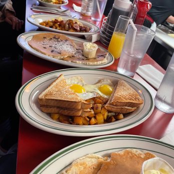 Charlie's Sandwich Shoppe - Sandwiches Near Me - Boston, Massachusetts Charlie's Sandwich Shoppe - Sandwiches Near Me - Boston, Massachusetts