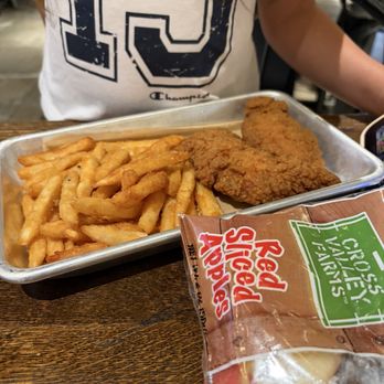 San Pedro Fish Market - Long Beach - Chicken Tenders French Fries; Kids meal - Seafood Near Me - Long Beach, California San Pedro Fish Market - Long Beach - Chicken Tenders French Fries; Kids meal - Seafood Near Me - Long Beach, California