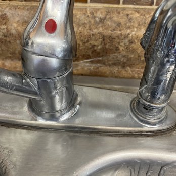 Western Rooter - My old kitchen faucet - spraying water everywhere from all sides - even from the spray nozzle argh!! - Plumbing Near Me - Arcadia, California Western Rooter - My old kitchen faucet - spraying water everywhere from all sides - even from the spray nozzle argh!! - Plumbing Near Me - Arcadia, California