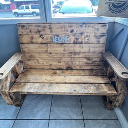 Seating for to go orders.