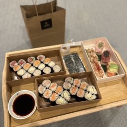 Set B Nori Outside Sushi Roll