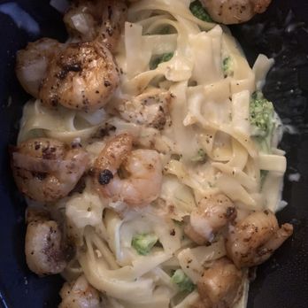 Applebee's Grill + Bar - Alfredo with shrimp - Sports Bars Near Me - Philadelphia, Pennsylvania Applebee's Grill + Bar - Alfredo with shrimp - Sports Bars Near Me - Philadelphia, Pennsylvania