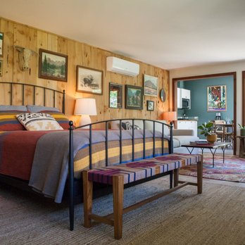 The Kern River House - Cozy Bedroom of River's Edge Cottage - Vacation Rentals Near Me The Kern River House - Cozy Bedroom of River's Edge Cottage - Vacation Rentals Near Me