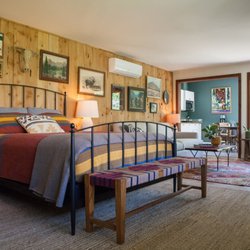 The Kern River House - Cozy Bedroom of River's Edge Cottage