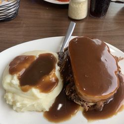 Hot Roast Beef Sandwich with Mashed Potatoes